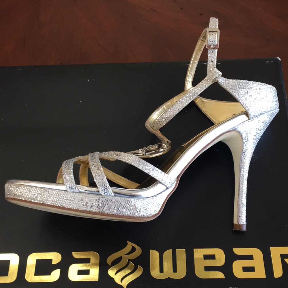 🔴Dressy Silver RocaWear Platforms Shoes - Picture 3 of 6